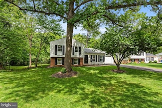 9518 Center St, Vienna, VA 22181