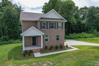 150 Lippard Springs Cir, Statesville, NC 28677