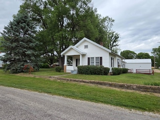 415 N Jefferson St, Kinderhook, IL 62345