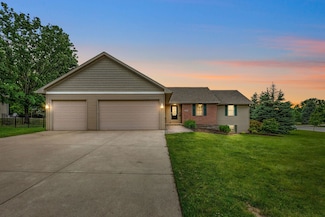 2819 Prairie Garden Trail, Green Bay, WI 54313