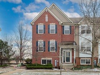 433 Town Center Blvd, Gilberts, IL 60136