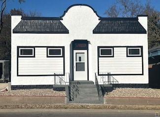 2012 SW 10th Ave, Topeka, KS 66604