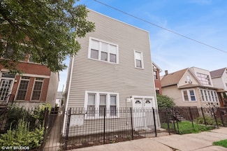 1702 N Campbell Ave, Chicago, IL 60647