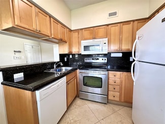 621 Cypress Lake Blvd Unit B16, Deerfield Beach, FL 33064