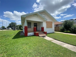 3305 Pease St, Houston, TX 77003