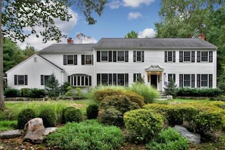 38 Sturges Commons, Westport, CT 06880