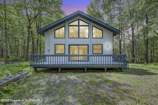 127 Livingston Ln, Big Bass Lake, PA 18424