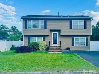 9 Shupin St, Spotswood, NJ 08884