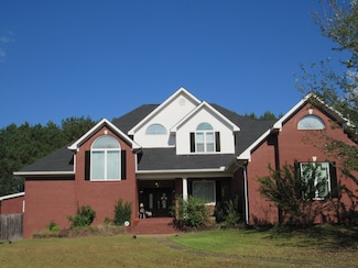 346 Pebble Creek Dr, Columbus, MS 39701
