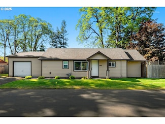 1427 N Davis St, Cornelius, OR 97113
