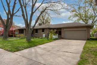 332 W 31st St, Holland, MI 49423
