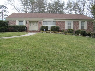 733 Kempton Rd, Knoxville, TN 37909