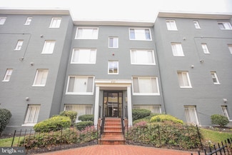 717 Brandywine St SE Unit 303, Washington, DC 20032