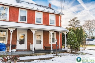 8914 Brookdale Rd, Breinigsville, PA 18031