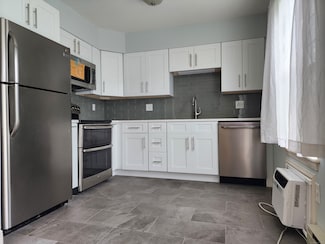 52 Glen Ridge Ct, New Milford, CT 06776