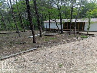 17904 Regal Dr, Lead Hill, AR 72644