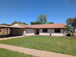 821 Mimosa St, Burkburnett, TX 76354
