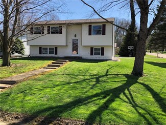 1450 Cranbrook Dr, Hermitage, PA 16148