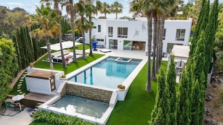 7713 Esterel Dr, La Jolla, CA 92037