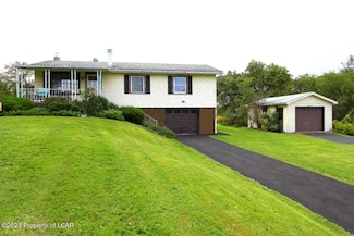 2002 Port Royal Rd, Clarks Summit, PA 18411