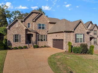 229 Crooked Creek Ln, Hendersonville, TN 37075