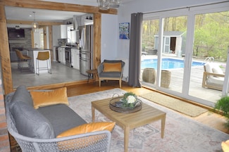424 Winthrop St, Hallowell, ME 04347