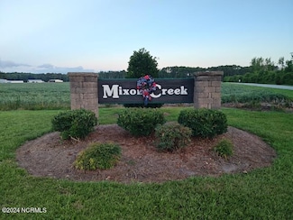 33 Mixon Creek Dr, Bath, NC 27808