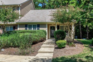 7 Crystal Oaks Ct, Durham, NC 27707