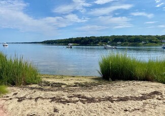 126 Border Rd, Vineyard Haven, MA 02568