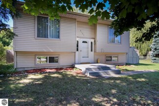 2120 Gary Rd, Traverse City, MI 49685