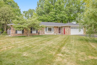 5037 Patland Dr, Kalamazoo, MI 49009