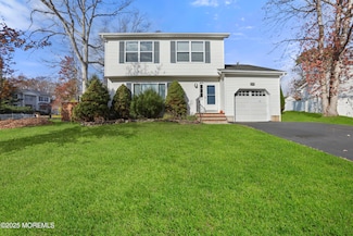 28 Bronia St, Howell, NJ 07731