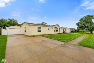 4697 W Ridge Dr, Columbus, IN 47203