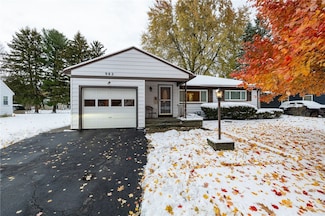 982 Gravel Rd, Webster, NY 14580