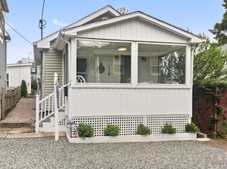 17 Landers Rd, Quincy, MA 02170