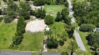 436 Mcclung St, Pass Christian, MS 39571