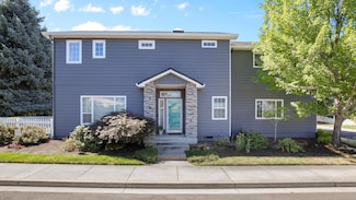 369 Meadow Dr, Ashland, OR 97520