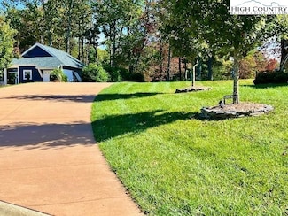 185 Laurel Branch Ct, Glade Valley, NC 28627