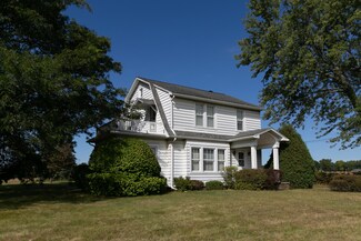 1412 N Nottawa St, Sturgis, MI 49091