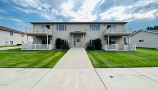 869 San Angelo Dr, Bismarck, ND 58504