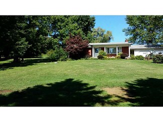 34 Holman Rd, Finleyville, PA 15332