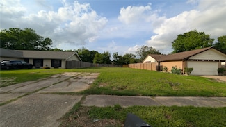 251 Goodson Dr, Houston, TX 77060