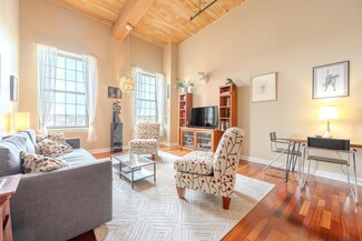 52 Lawrence Dr Unit 602, Lowell, MA 01854