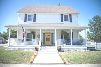310 F St NE, Linton, IN 47441