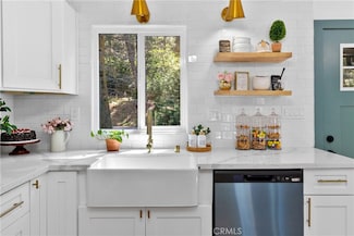 22384 Crest Forest Dr, Crestline, CA 92322