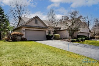 31 Walnut Creek Dr, Holland, OH 43528