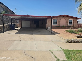 332 Carnival Dr, El Paso, TX 79912