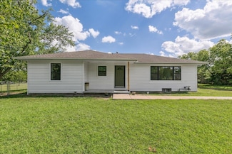 321 W 8th St, Andover, KS 67002