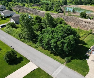 516 Dayspring Ct, Valparaiso, IN 46385