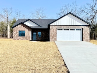 103 Remington Cir, Houston, MO 65483